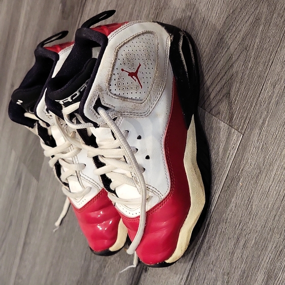 Jordan B'loyal boys basketball shoes size 13C - Picture 2 of 7